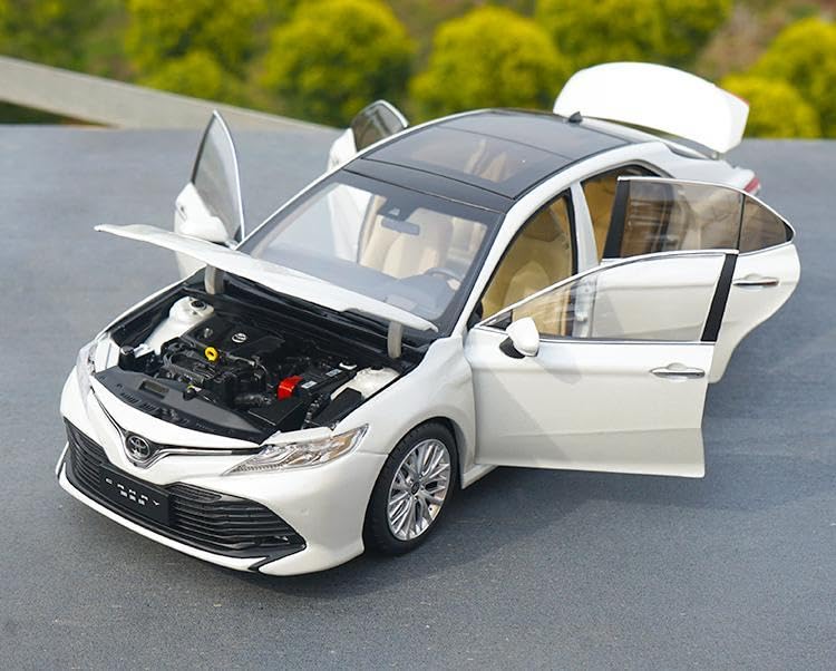 1/18 トヨタ カムリ ミニカー ホワイト　ダイキャストモデル Camry Amazon | ミニカー 1/18 トヨタ カムリ CAMRY 2018 ホワイト